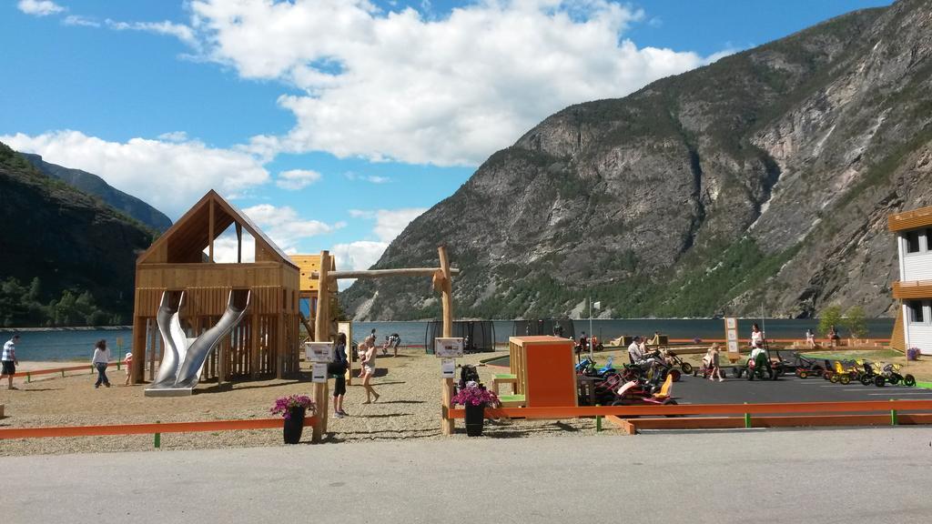 Laerdal Ferie- Og Fritidspark Lærdalsøyri Exterior foto